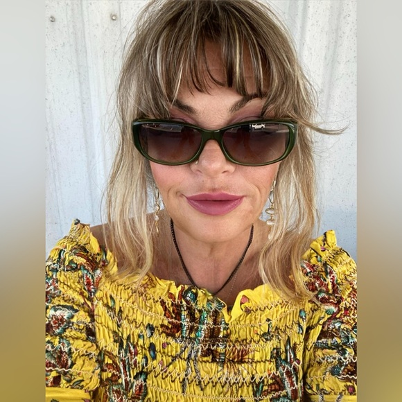 Meet your Posher, **Edna - Picture 4 of 17